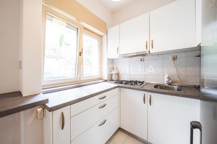 Zagreb, Centar, uređen trosoban stan površine 57 m²