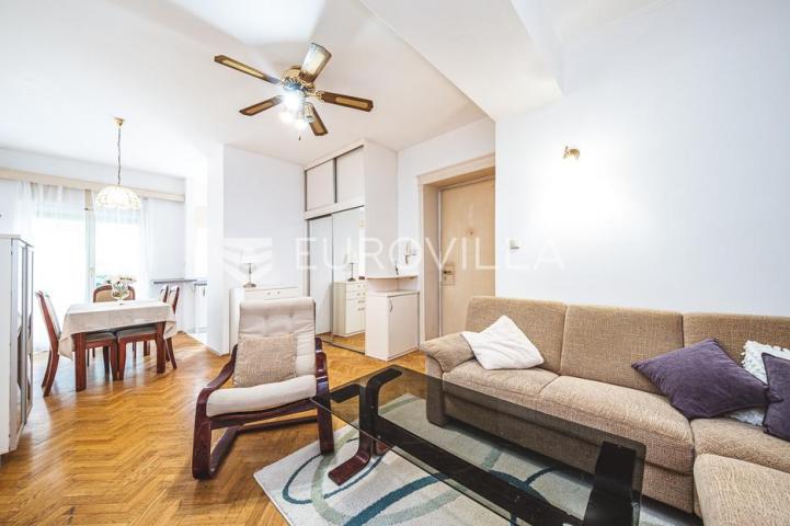 Zagreb, Centar, uređen trosoban stan površine 57 m²