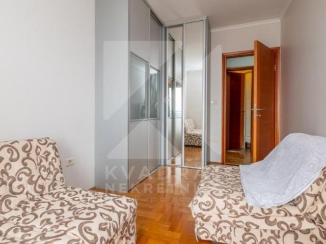 Prodaja, Trosoban stan, Podgorica, Preko Morače, 140m2