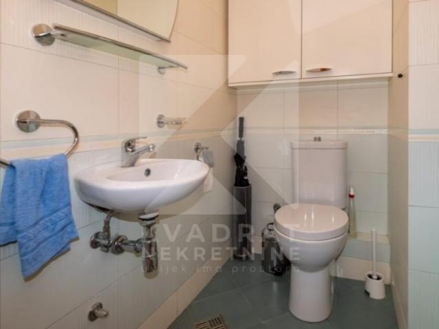 Prodaja, Trosoban stan, Podgorica, Preko Morače, 140m2