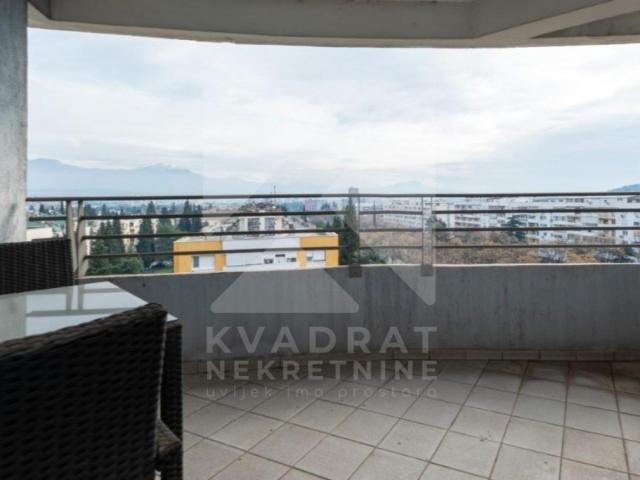 Prodaja, Trosoban stan, Podgorica, Preko Morače, 140m2