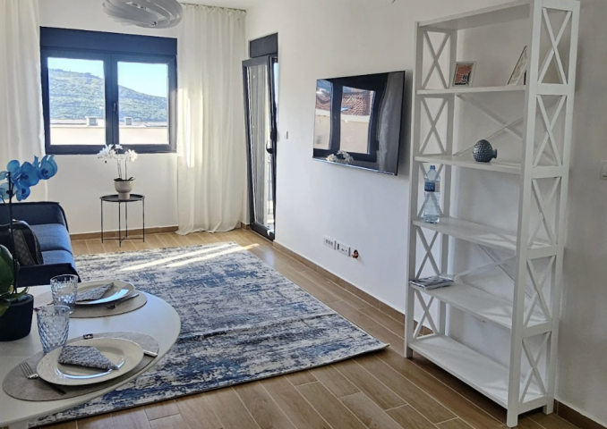 Izdavanje, Stan, 39m2 , KUMBOR