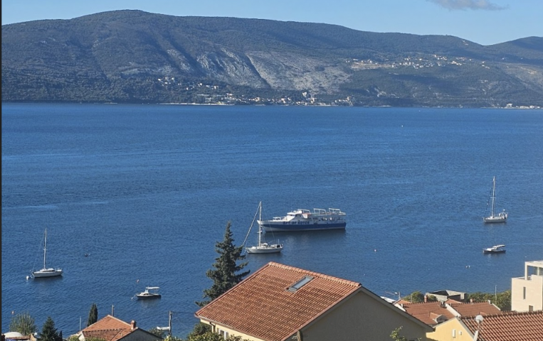 Izdavanje, Stan, 39m2 , KUMBOR