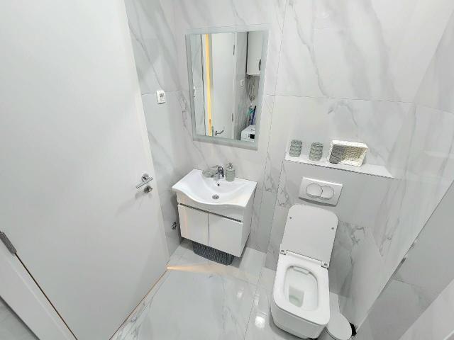 Prodaja jednosobnog stana 41m² sa garažom – Rafailovići (200m od mora)