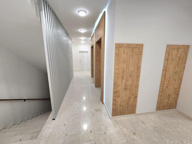 Prodaja jednosobnog stana 41m² sa garažom – Rafailovići (200m od mora)