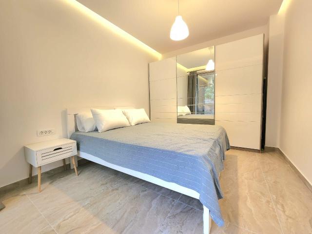 Prodaja jednosobnog stana 41m² sa garažom – Rafailovići (200m od mora)
