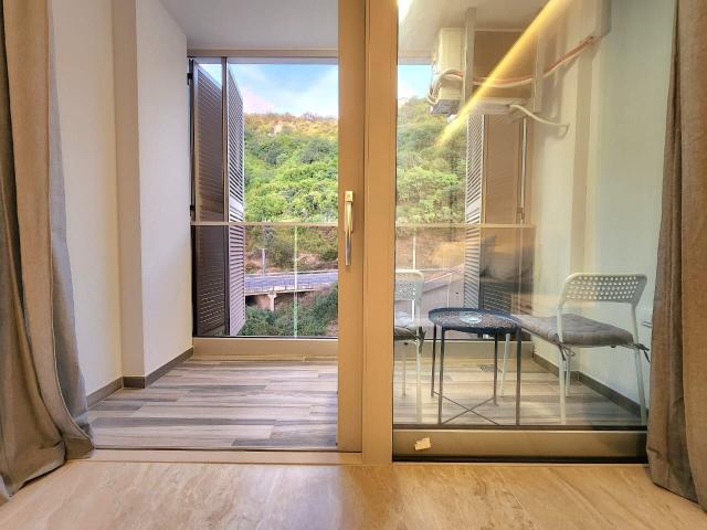 Prodaja jednosobnog stana 41m² sa garažom – Rafailovići (200m od mora)