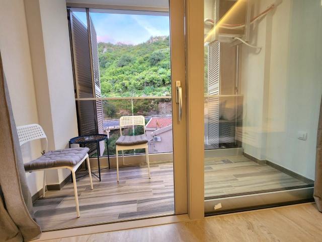 Prodaja jednosobnog stana 41m² sa garažom – Rafailovići (200m od mora)