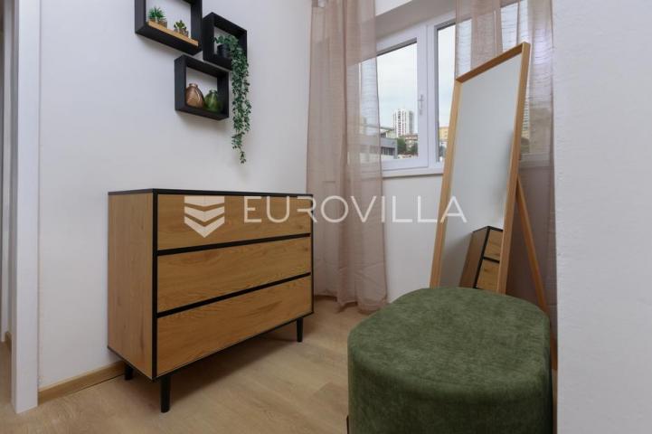 Rijeka, centar, novouređen stan površine 51 m², PRVI NAJAM