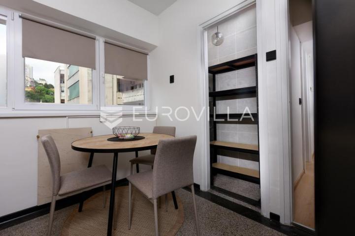 Rijeka, centar, novouređen stan površine 51 m², PRVI NAJAM