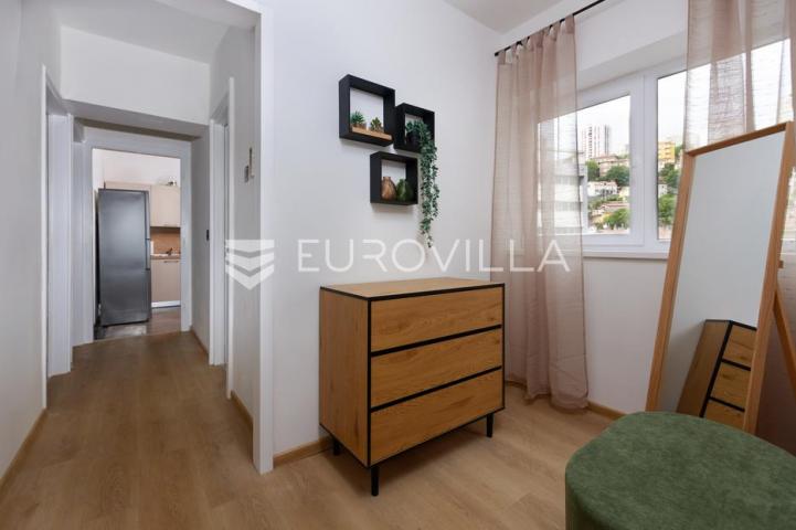 Rijeka, centar, novouređen stan površine 51 m², PRVI NAJAM