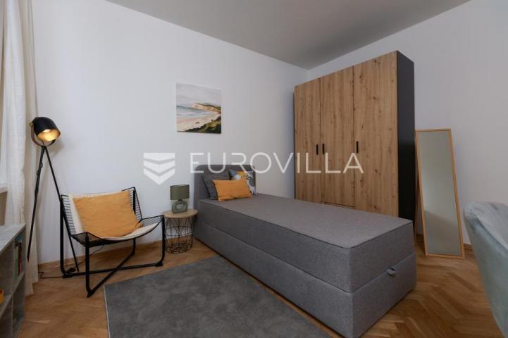 Rijeka, centar, novouređen stan površine 51 m², PRVI NAJAM