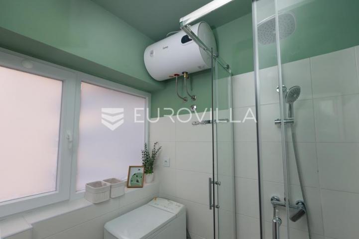 Rijeka, centar, novouređen stan površine 51 m², PRVI NAJAM