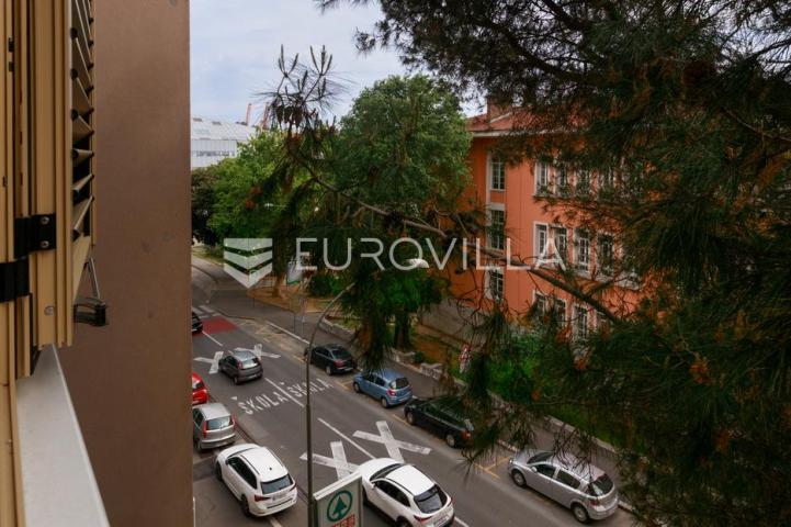 Rijeka, centar, novouređen stan površine 51 m², PRVI NAJAM