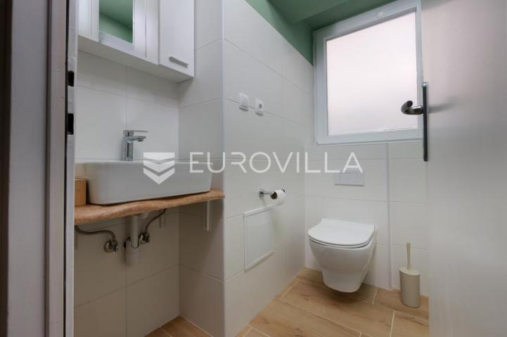 Rijeka, centar, novouređen stan površine 51 m², PRVI NAJAM