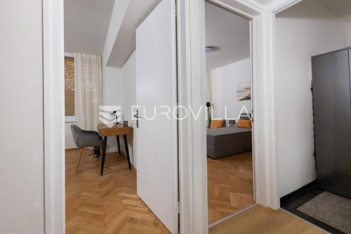 Rijeka, centar, novouređen stan površine 51 m², PRVI NAJAM