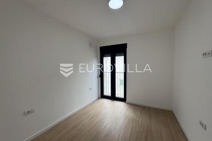 Istra, Poreč, dvojna kuća 168 m² s 4 spavaće sobe i 3 parkirna mjesta