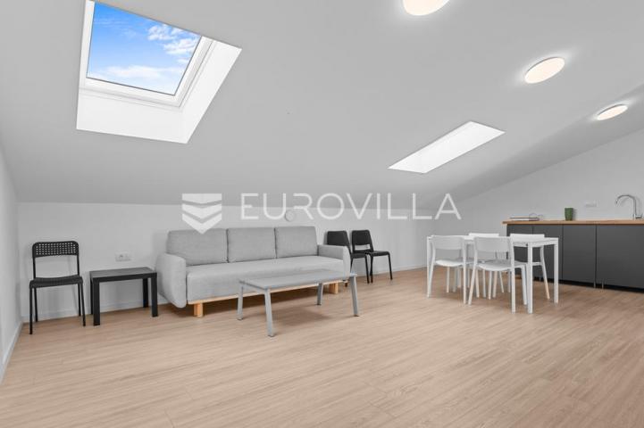 Istra, Poreč, dvojna kuća 168 m² s 4 spavaće sobe i 3 parkirna mjesta