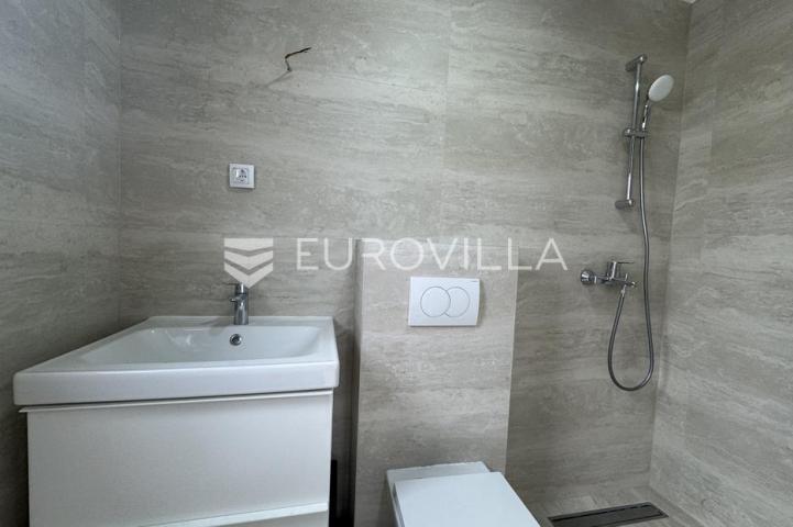 Istra, Poreč, dvojna kuća 168 m² s 4 spavaće sobe i 3 parkirna mjesta
