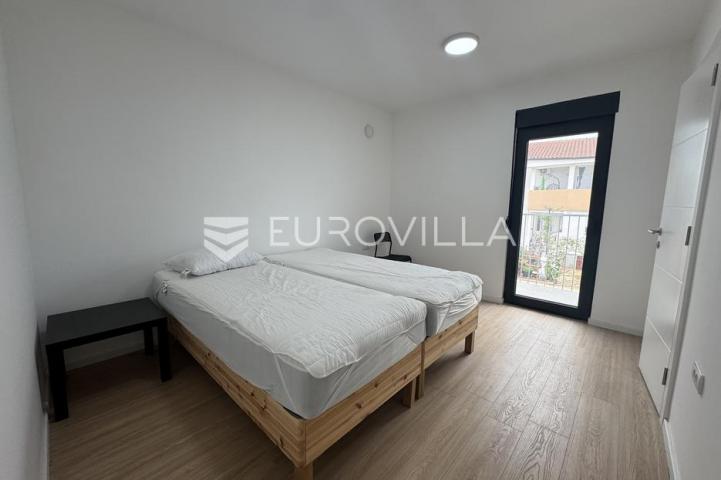 Istra, Poreč, dvojna kuća 168 m² s 4 spavaće sobe i 3 parkirna mjesta