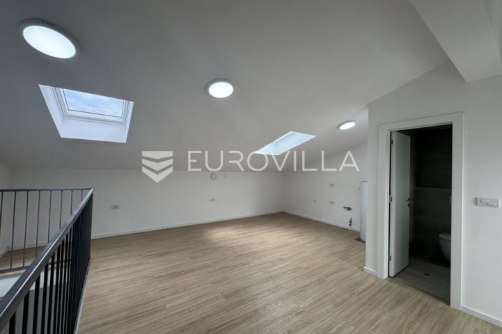 Istra, Poreč, dvojna kuća 168 m² s 4 spavaće sobe i 3 parkirna mjesta