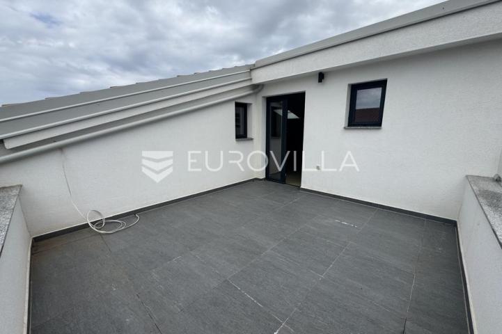 Istra, Poreč, dvojna kuća 168 m² s 4 spavaće sobe i 3 parkirna mjesta