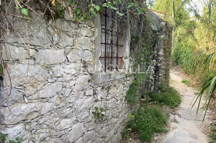 Mali Lošinj, Susak, nedovršena kamena kuća 52 m²