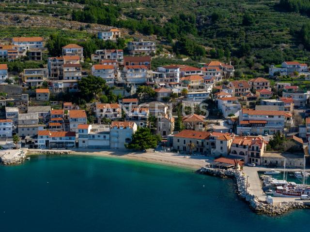 Omiš, Sumpetar - dvosoban stan s terasom i pogledom na more, PRODAJA