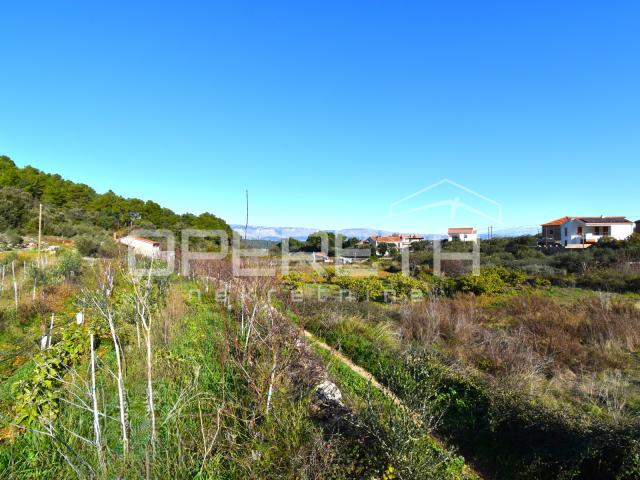 Rijetka prilika – zemljište 3.112 m², Dol, otok Hvar