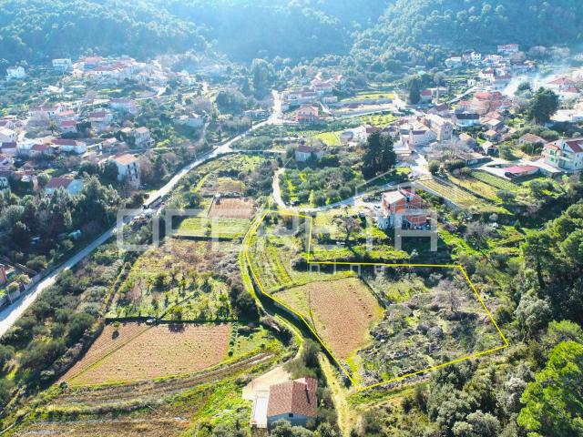 Rijetka prilika – zemljište 3.112 m², Dol, otok Hvar