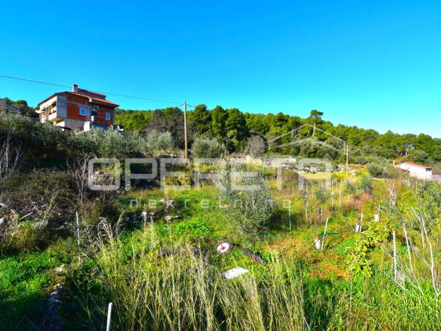 Rijetka prilika – zemljište 3.112 m², Dol, otok Hvar
