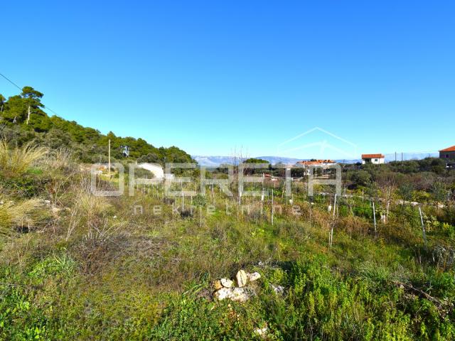 Rijetka prilika – zemljište 3.112 m², Dol, otok Hvar
