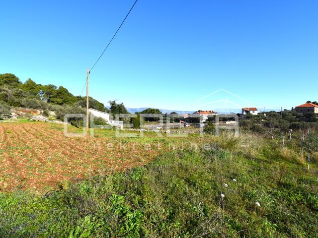Rijetka prilika – zemljište 3.112 m², Dol, otok Hvar