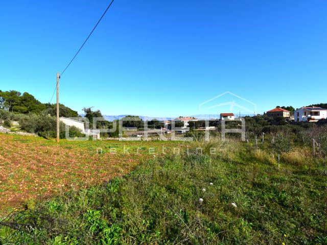 Rijetka prilika – zemljište 3.112 m², Dol, otok Hvar
