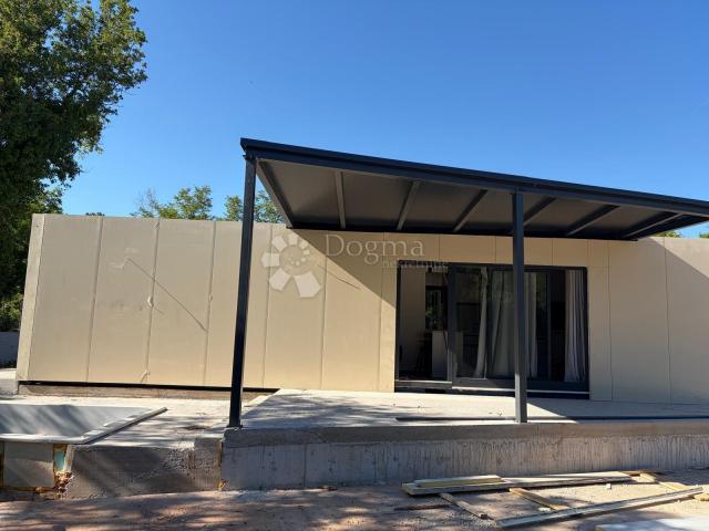3 Modularne kuće s bazenima - Prilika!!