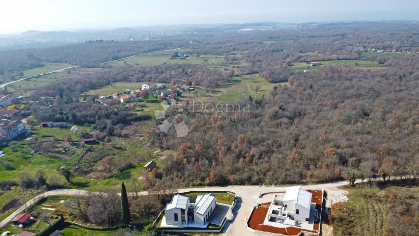 POREČ - JEDINSTVENA VILA S 4 SPAVAĆE SOBE I BAZENOM