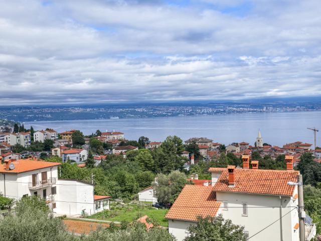 LOVRAN - Vrhunska novogradnja s pogledom na more