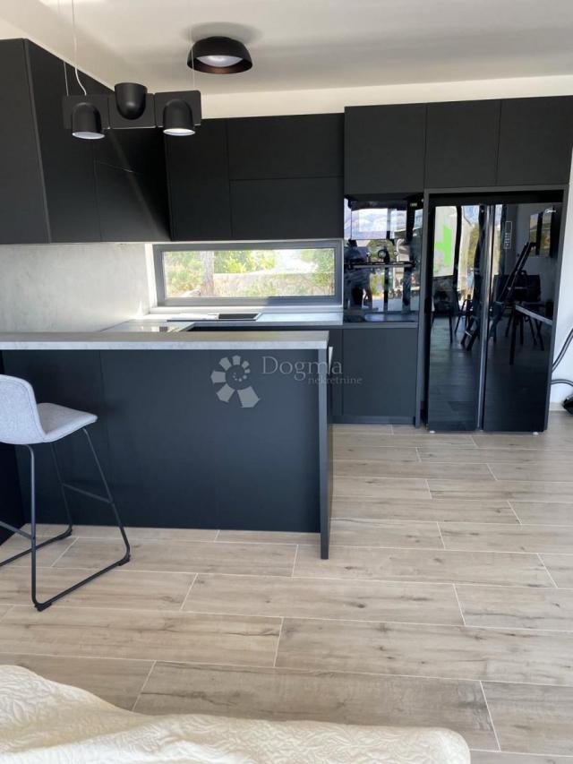 PRVI RED DO MORA – VIR + IDEJNO ZA 8 APARTMANA