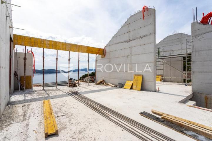 Trogir, trosoban stan u izgradnji površine 124.27 m²