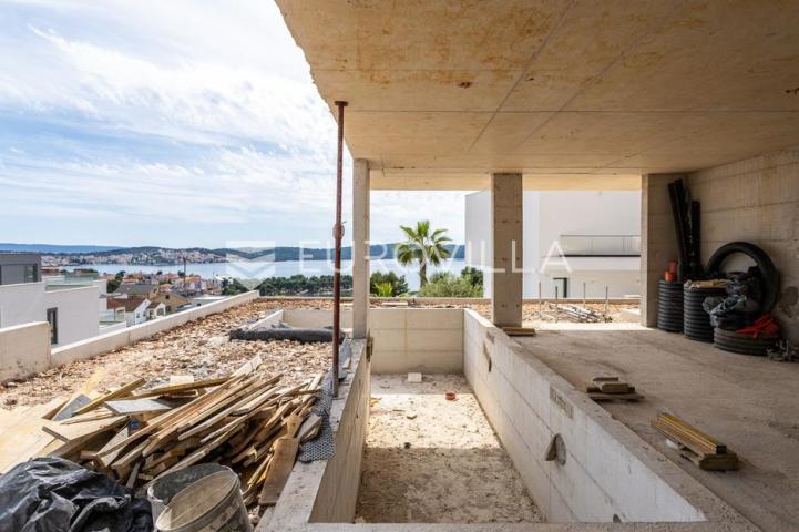 Trogir, dvosoban stan u izgradnji površine 63.99 m²