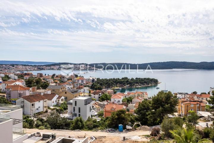 Trogir, dvosoban stan u izgradnji površine 63.99 m²