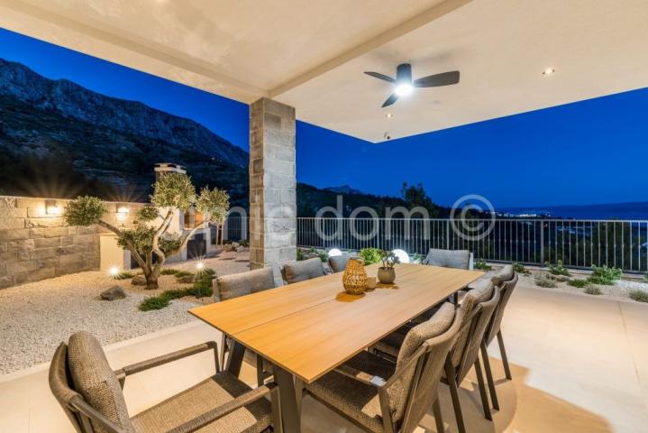 Vila s otvorenim pogledom na more, Omiš