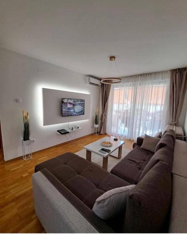 Jednosoban stan 49m2 u kompleksu sa bazenom, Przno-Budva