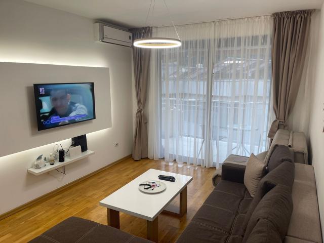 Jednosoban stan 49m2 u kompleksu sa bazenom, Przno-Budva