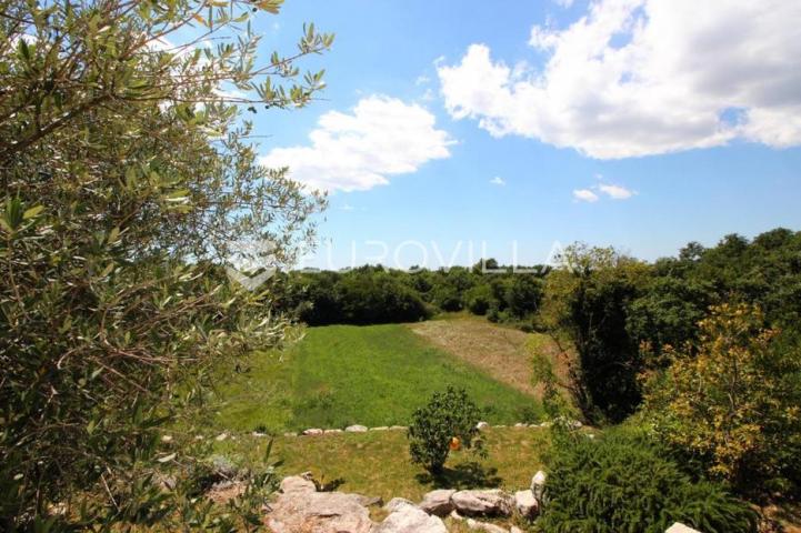 Istra, Kanfanar, prekrasna kuća 450 m² na velikom imanju od 1900 m²