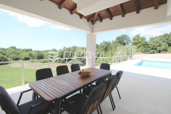 Istra, Kanfanar, prekrasna kuća 450 m² na velikom imanju od 1900 m²