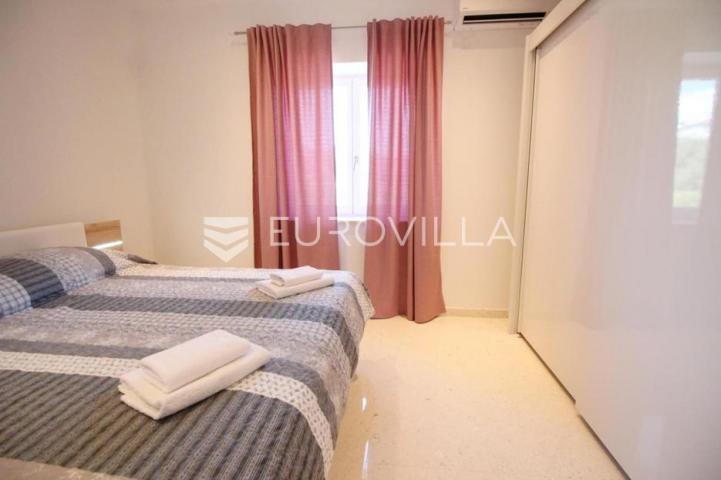 Istra, Kanfanar, prekrasna kuća 450 m² na velikom imanju od 1900 m²