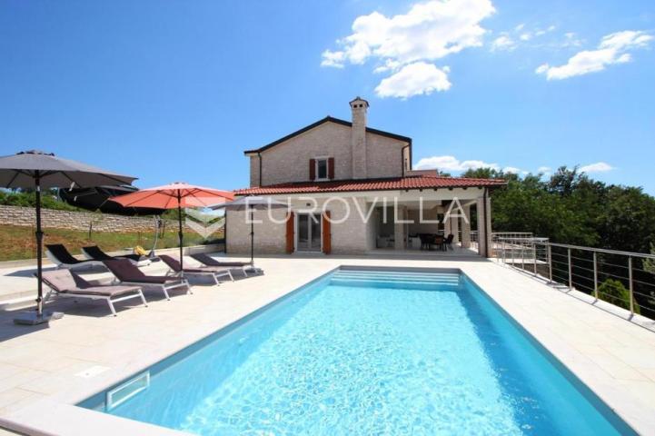 Istra, Kanfanar, prekrasna kuća 450 m² na velikom imanju od 1900 m²