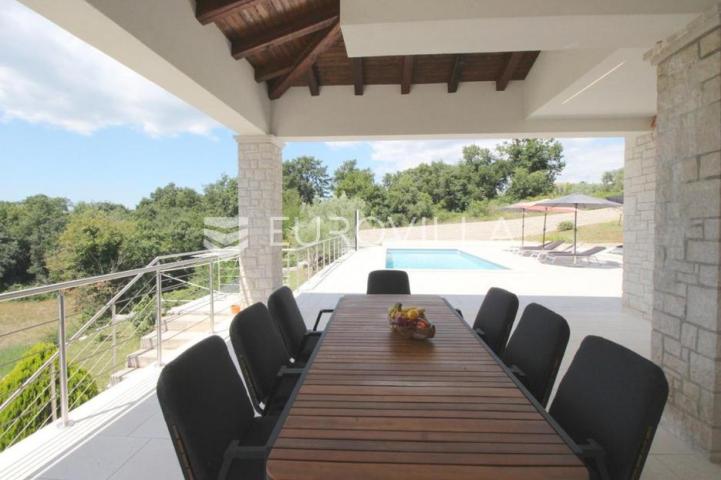 Istra, Kanfanar, prekrasna kuća 450 m² na velikom imanju od 1900 m²