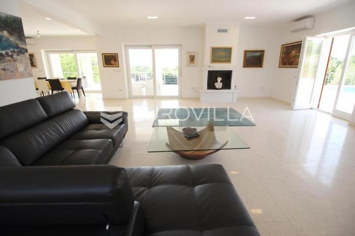 Istra, Kanfanar, prekrasna kuća 450 m² na velikom imanju od 1900 m²